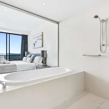 Circle On Cavill - Hosted By Coastal Letting Apartment Gold Coast Exterior photo