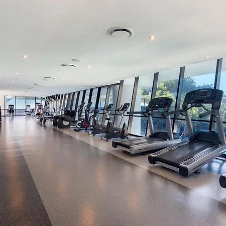 Circle On Cavill - Hosted By Coastal Letting Apartment Gold Coast Exterior photo