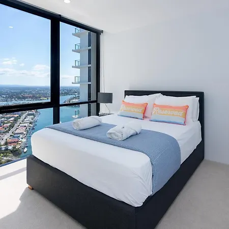 Circle On Cavill - Hosted By Coastal Letting Apartment Gold Coast Exterior photo
