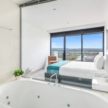 Circle On Cavill - Hosted By Coastal Letting Apartment Gold Coast Exterior photo