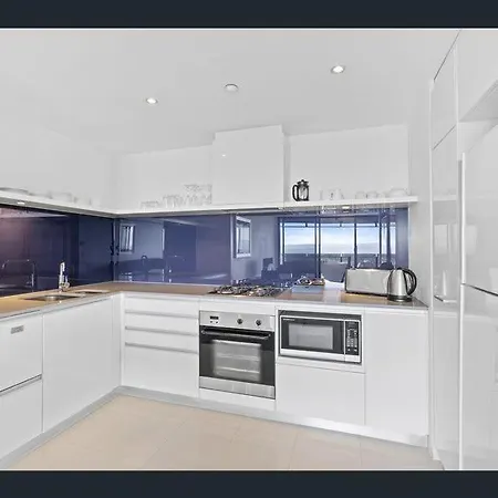 Circle On Cavill - Hosted By Coastal Letting Apartment Gold Coast Exterior photo