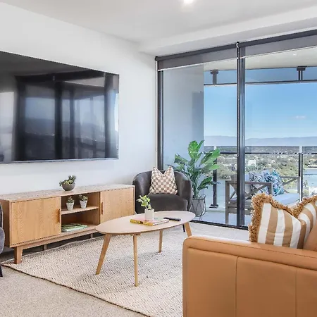 Circle On Cavill - Hosted By Coastal Letting Apartment Gold Coast Exterior photo