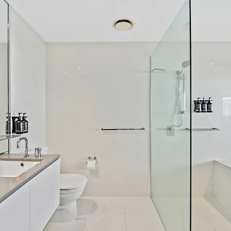 Circle On Cavill - Hosted By Coastal Letting Apartment Gold Coast Exterior photo