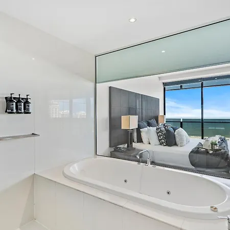 Circle On Cavill - Hosted By Coastal Letting Apartment Gold Coast Exterior photo