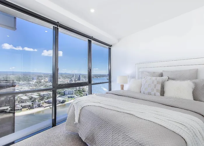 Circle On Cavill - Hosted By Coastal Letting