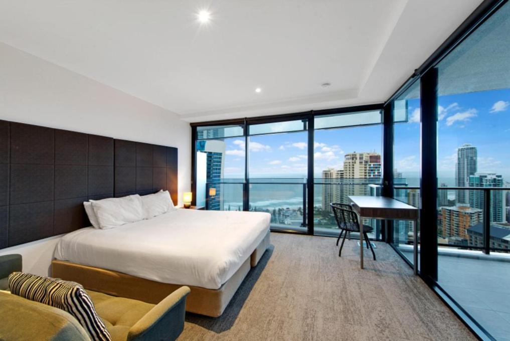 Apartment Circle On Cavill - Hosted By Coastal Letting *